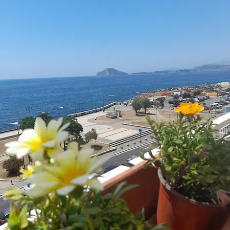 Terrazza Miracapri Pozzuoli