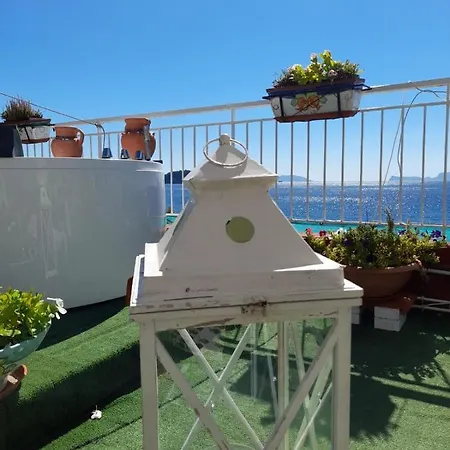 Terrazza Miracapri 아파트 *