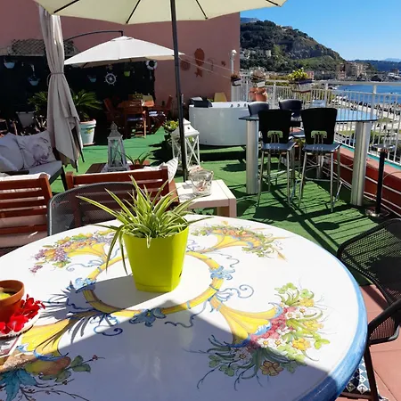 Terrazza Miracapri *